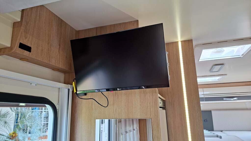 Ci International Horon 87 XT - Pari al nuovo!