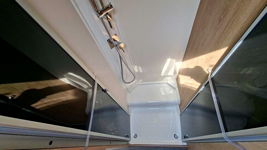 Ci International Horon 87 XT - Pari al nuovo!