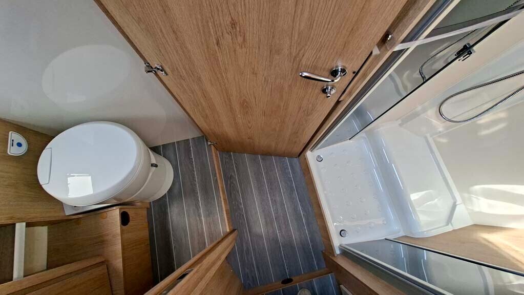 Ci International Horon 87 XT - Pari al nuovo!