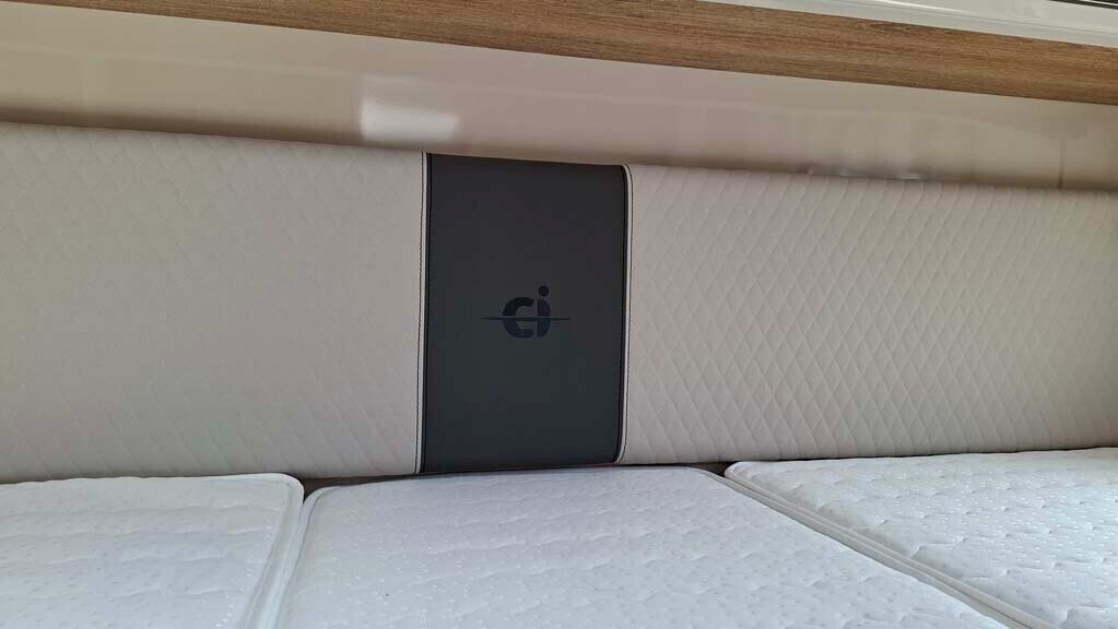 Ci International Horon 87 XT - Pari al nuovo!