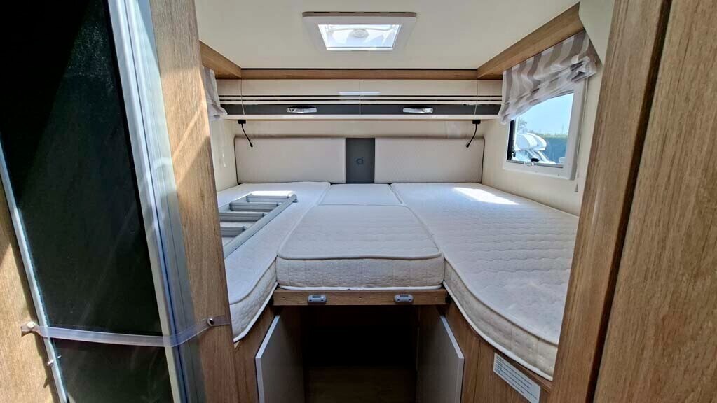 Ci International Horon 87 XT - Pari al nuovo!