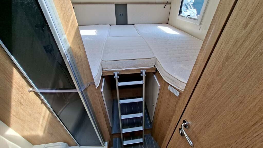 Ci International Horon 87 XT - Pari al nuovo!