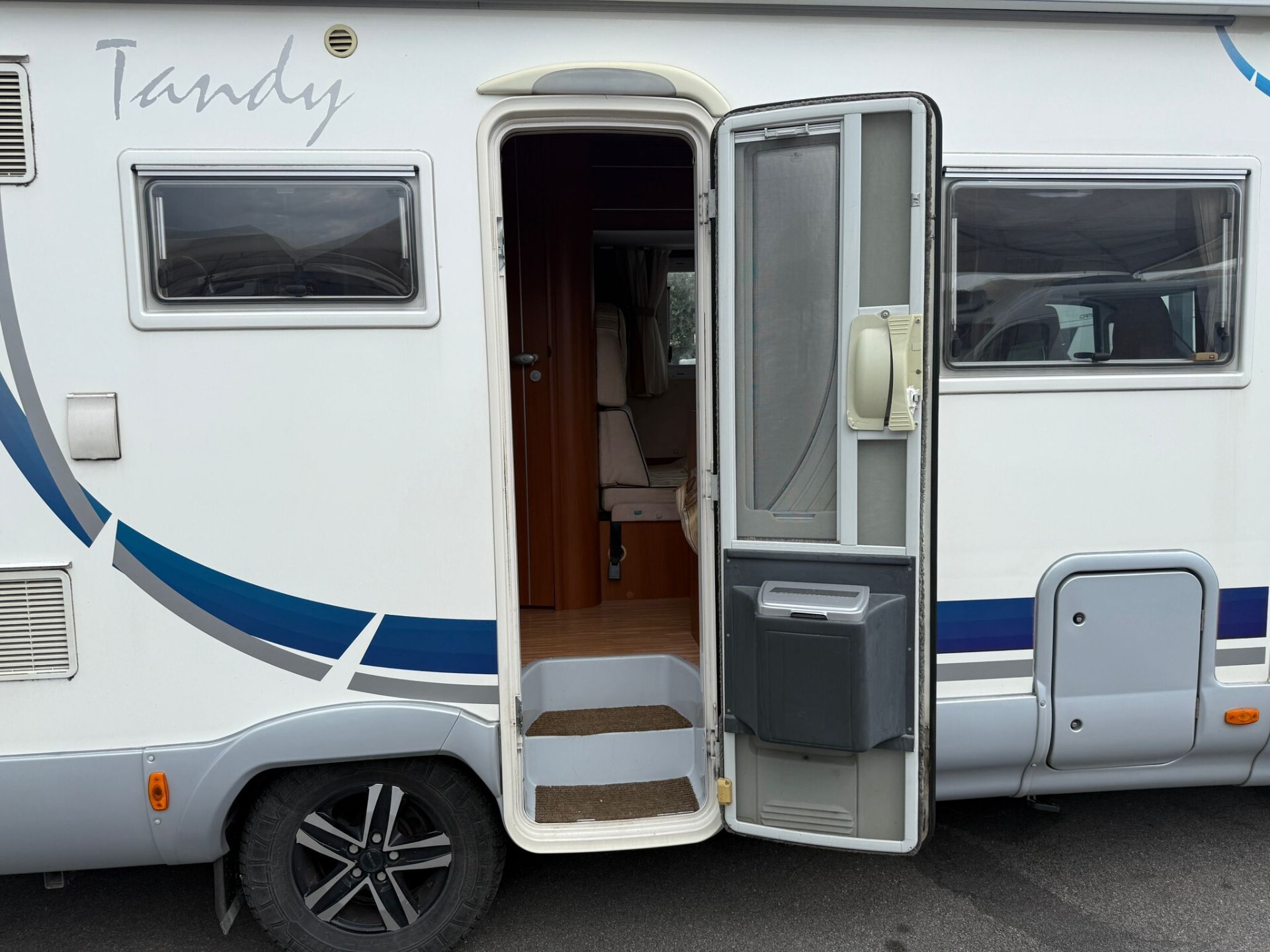 Mclouis TANDY 640