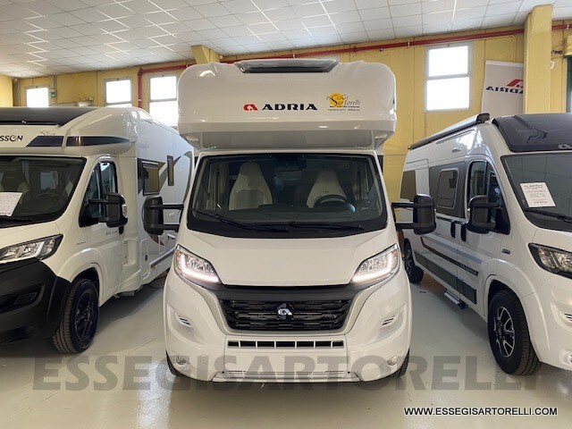 ADRIA CORAL XL A 670 SL AUTOMATICO GEMELLI GARAGE 