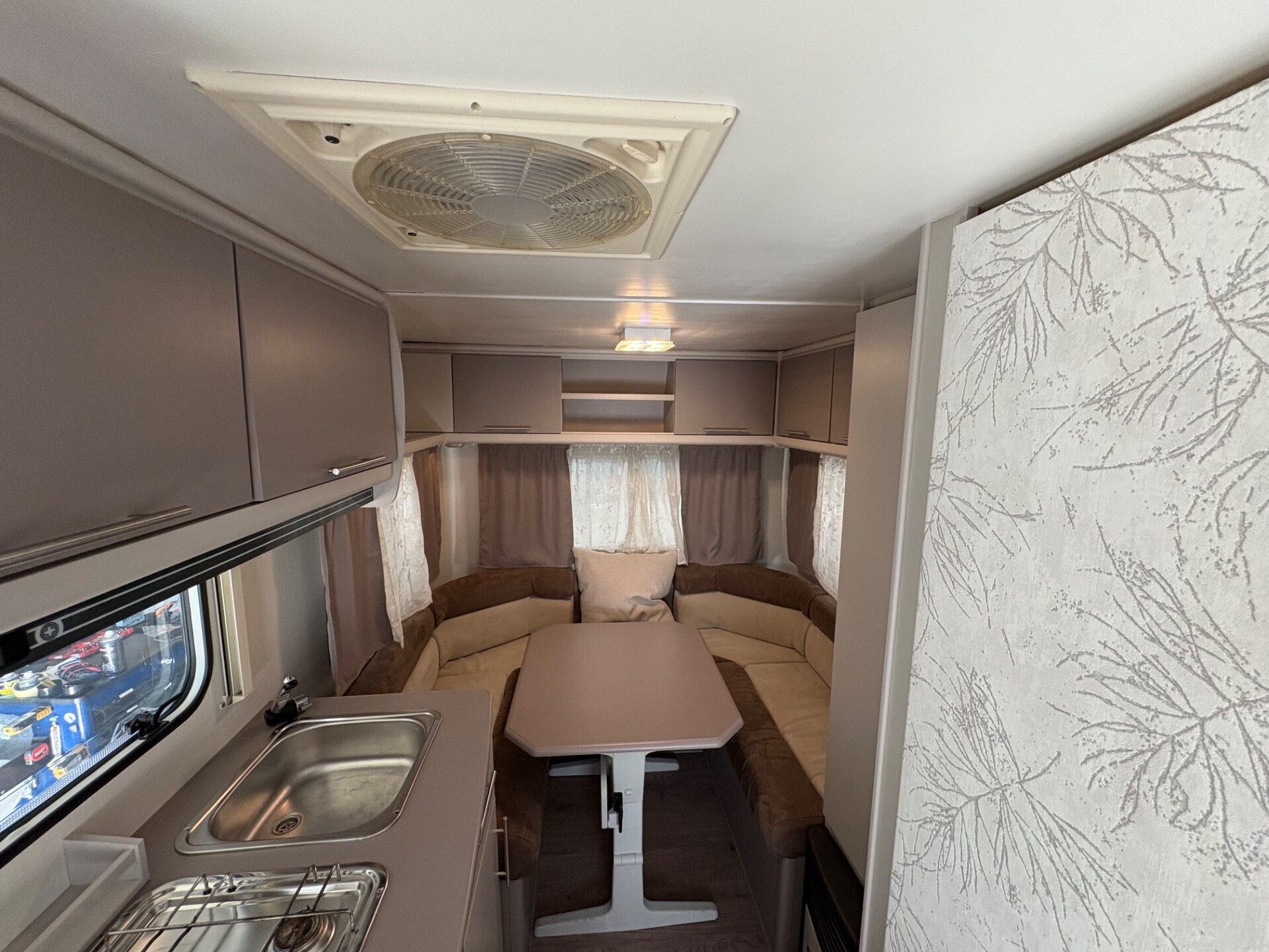 Caravelair Caravan Brasilia 426-posti 4-mover