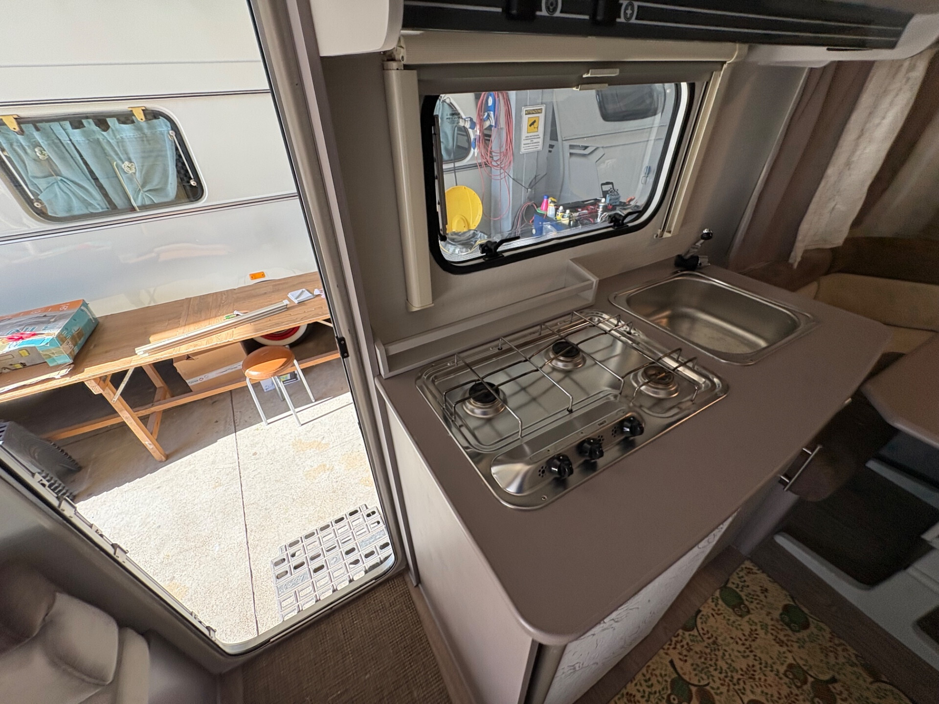 Caravelair Caravan Brasilia 426-posti 4-mover
