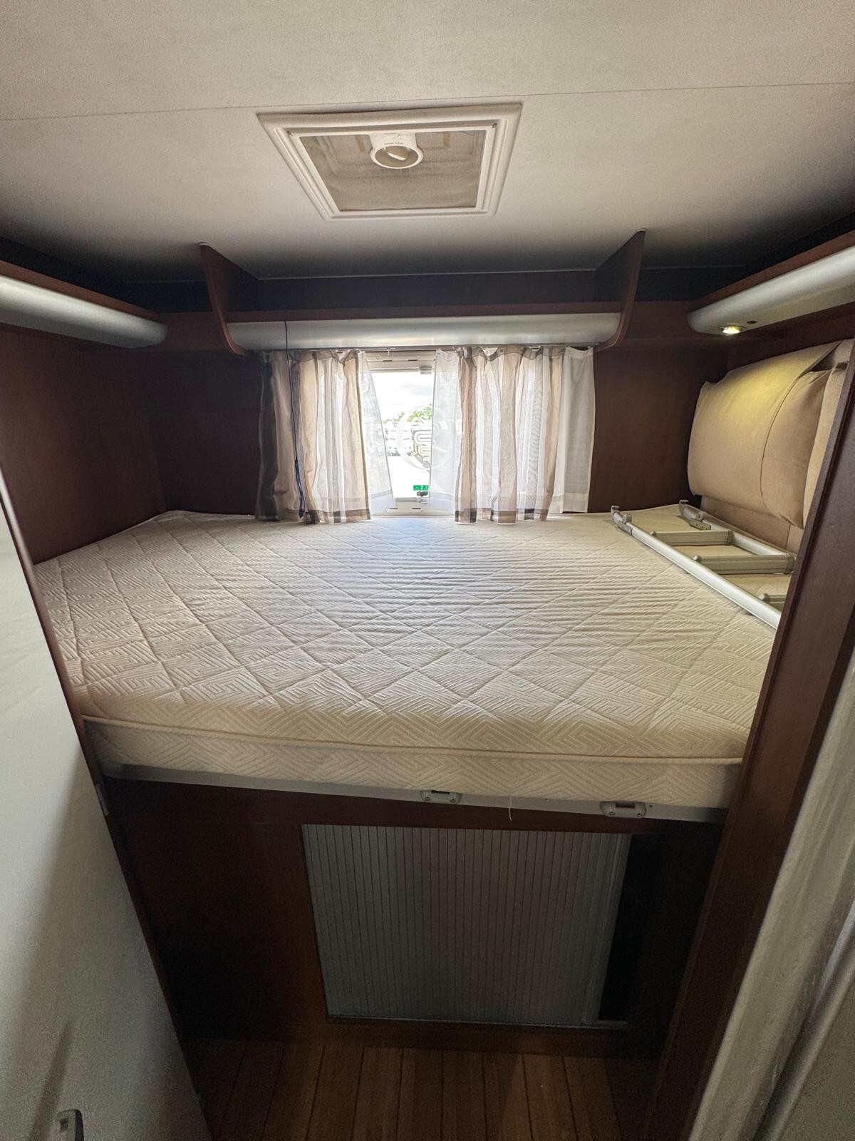 ELNAGH MAGNUM 70 LETTO MATRIMONIALE
