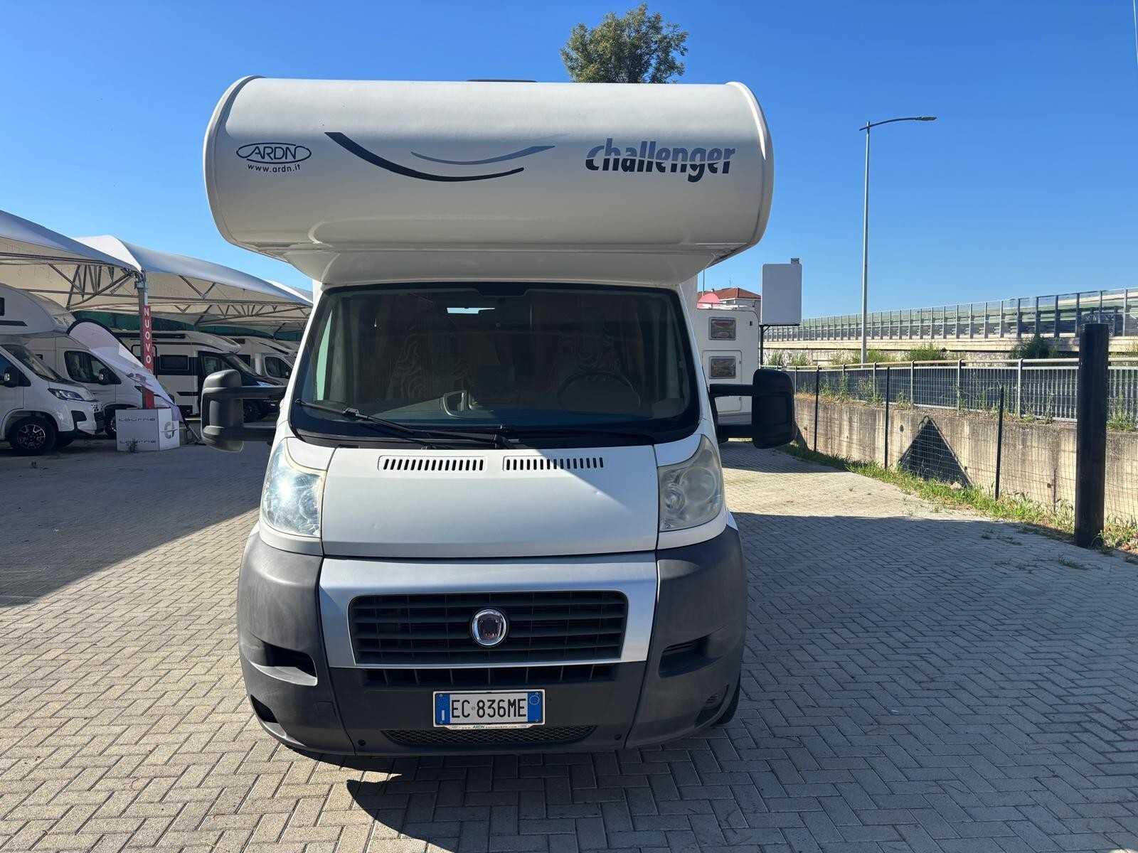Challenger 55 camper