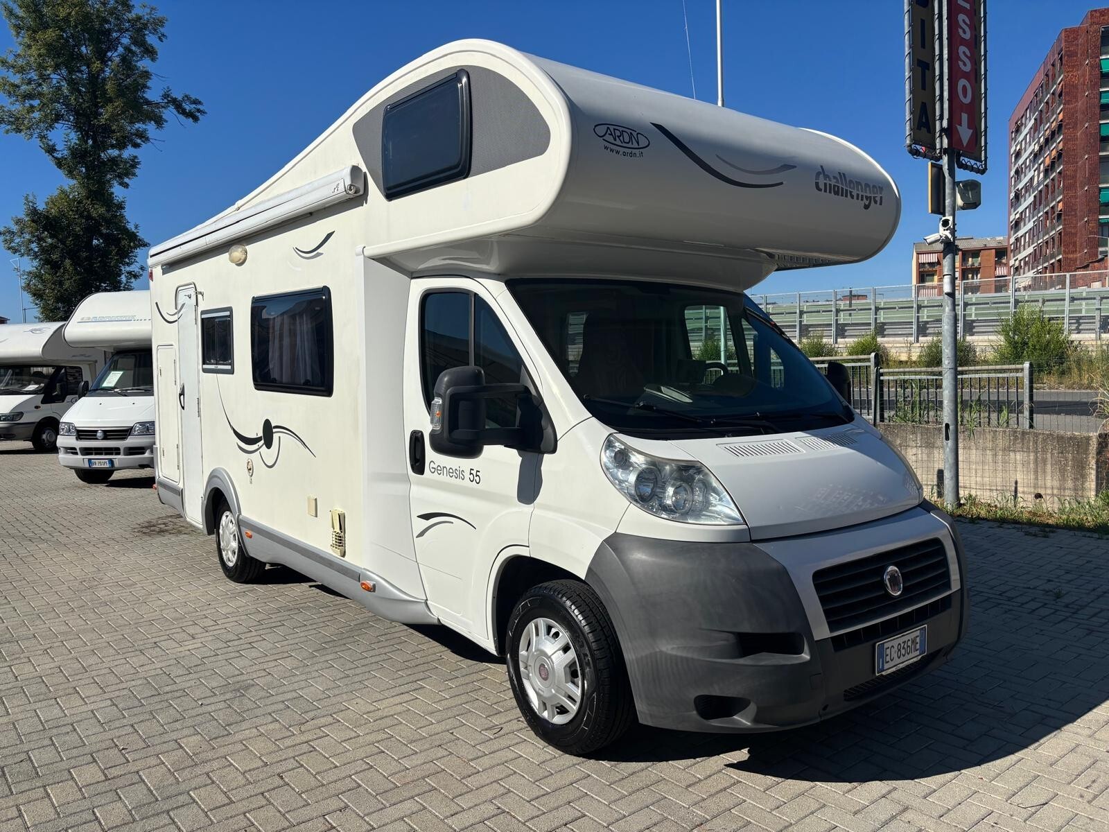 Challenger 55 camper