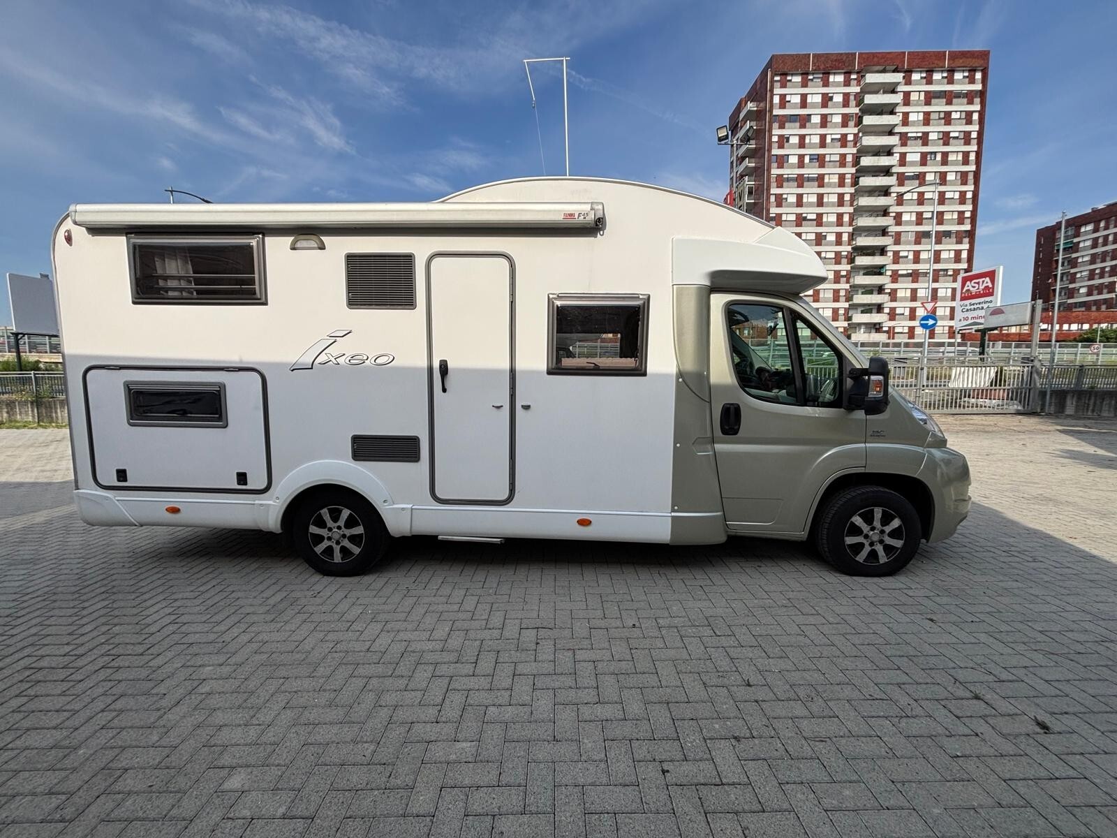 Bürstner Ixeo 666 camper