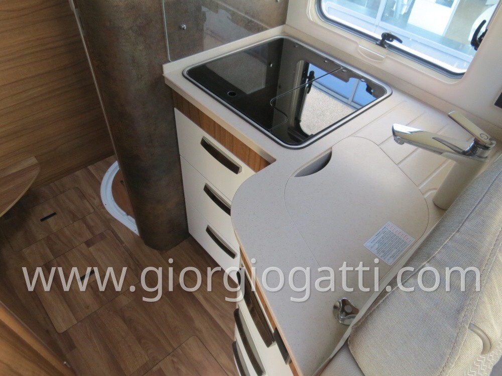 HYMER B-KLASSE 594 PREMIUM LINE CON GARAGE