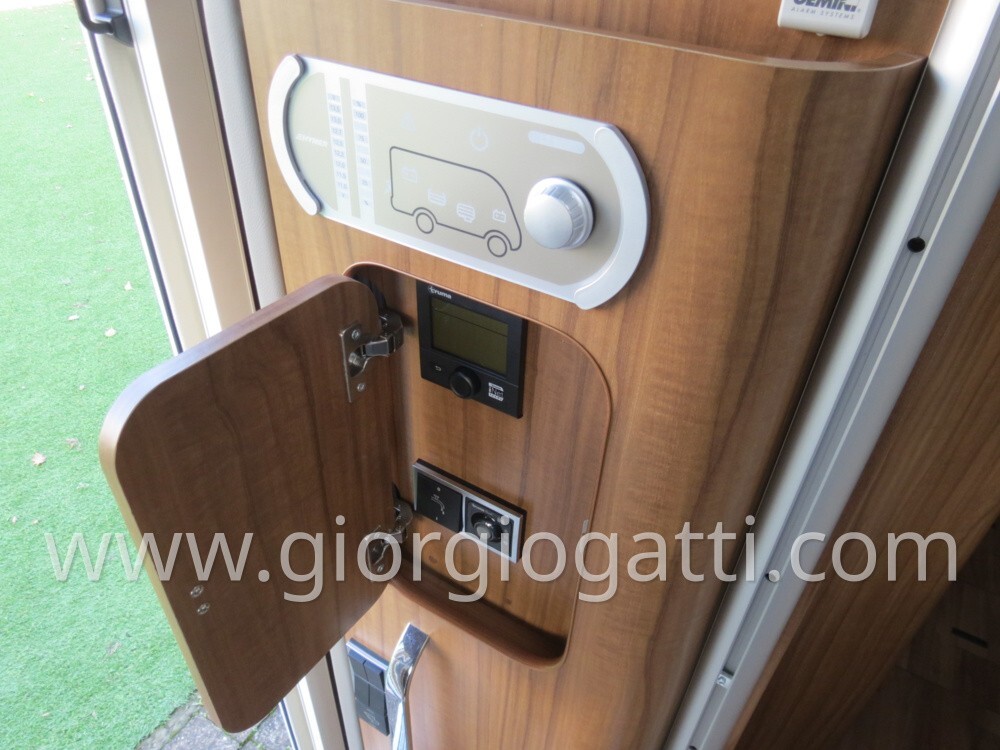 HYMER B-KLASSE 594 PREMIUM LINE CON GARAGE