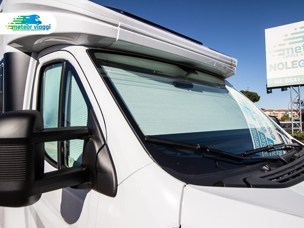 Camper Semintegrale 4 posti Elnagh T-Loft 582 - Le