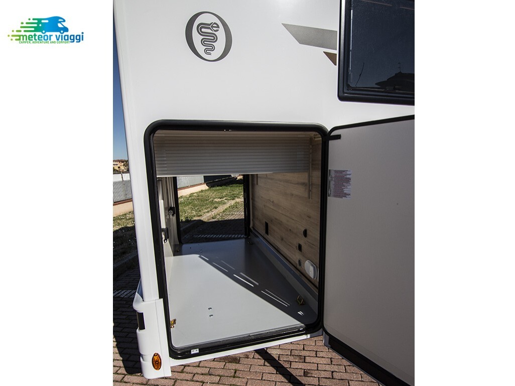 Camper Semintegrale 4 posti Elnagh T-Loft 582 - Le