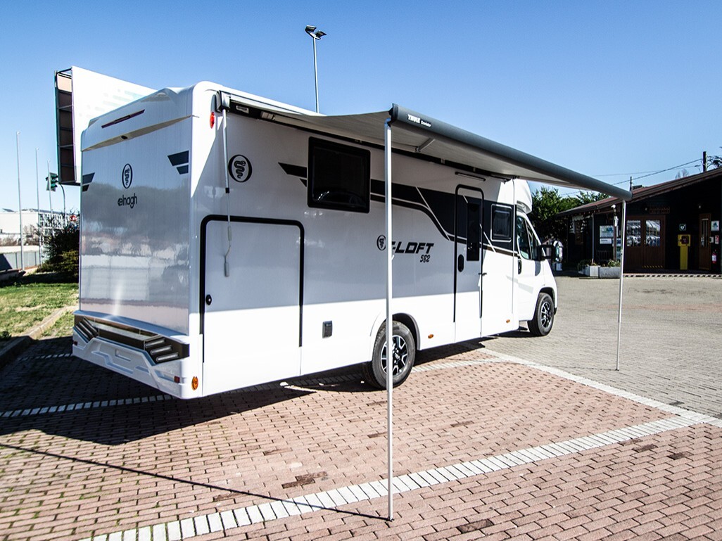 Camper Semintegrale 4 posti Elnagh T-Loft 582 - Le