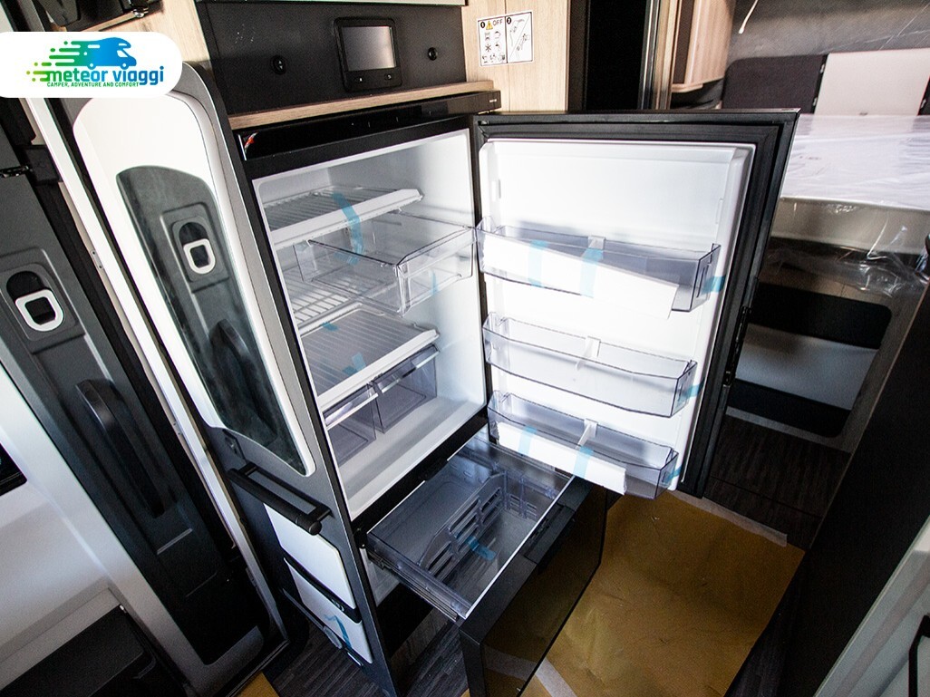 Camper Semintegrale 4 posti Elnagh T-Loft 582 - Le