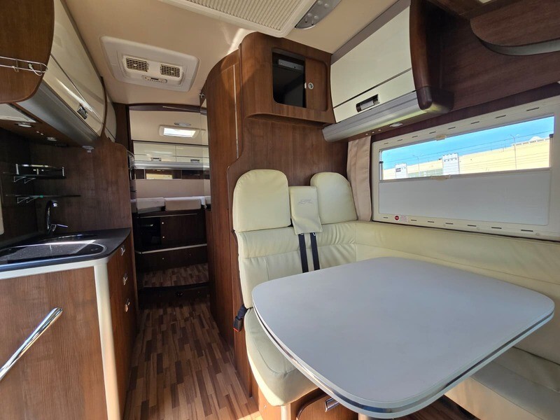 Laika ECOVIP 609 MOTORHOME LETTI GEMELLI E GARAGE 