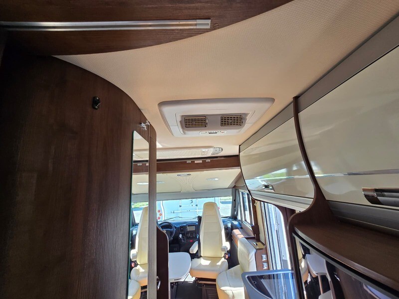 Laika ECOVIP 609 MOTORHOME LETTI GEMELLI E GARAGE 