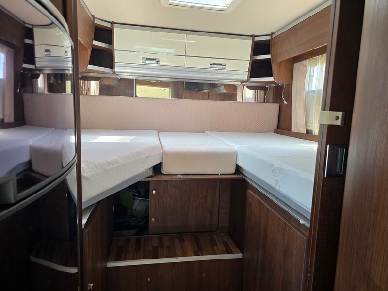 Laika ECOVIP 609 MOTORHOME LETTI GEMELLI E GARAGE 