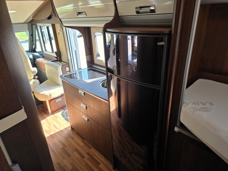 Laika ECOVIP 609 MOTORHOME LETTI GEMELLI E GARAGE 