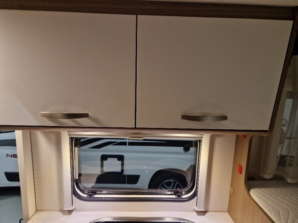 CAMPER VAN CARADO V132