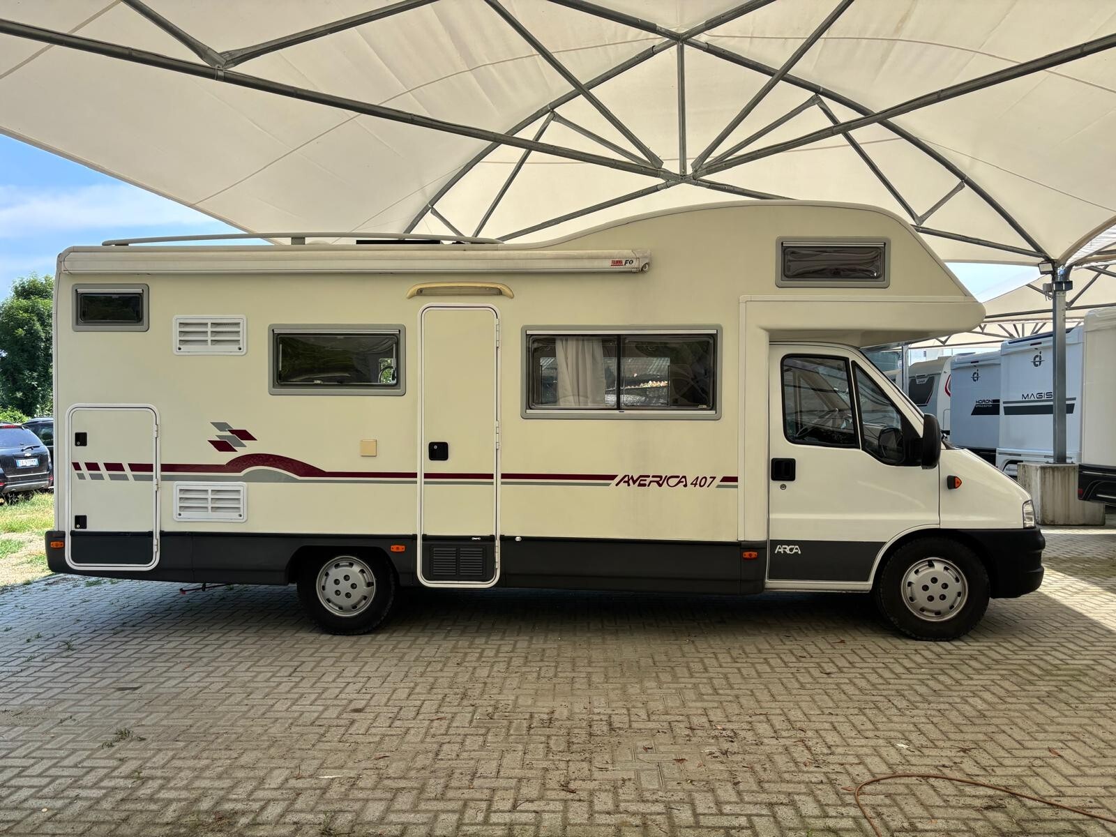 Arca America 407 camper
