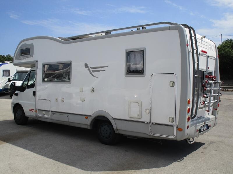 Arca M715GLT accessoriato con aria condiz e Viesa