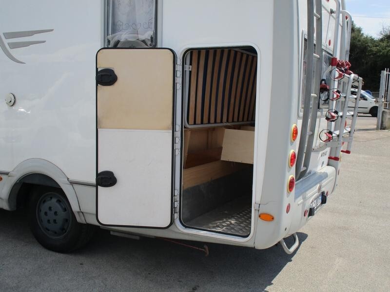 Arca M715GLT accessoriato con aria condiz e Viesa
