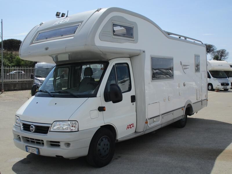 Arca M715GLT accessoriato con aria condiz e Viesa
