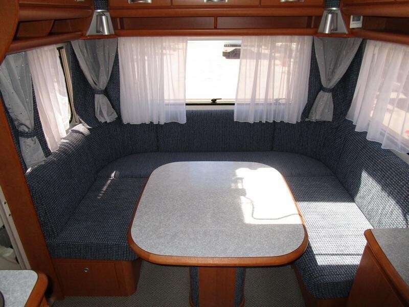 Caravan LMC 4 posti spaziosa e con veranda ampia