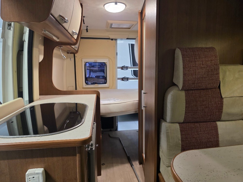 CAMPER VAN CHAUSSON TWIST 02S