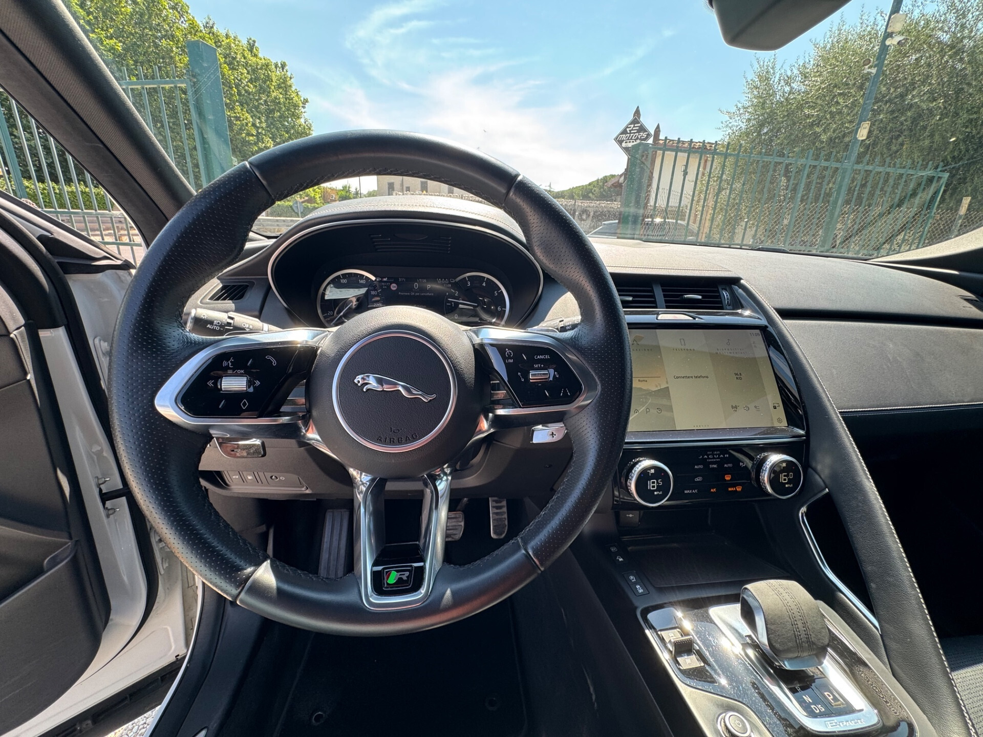 Jaguar E-PACE 2023 z Włoch