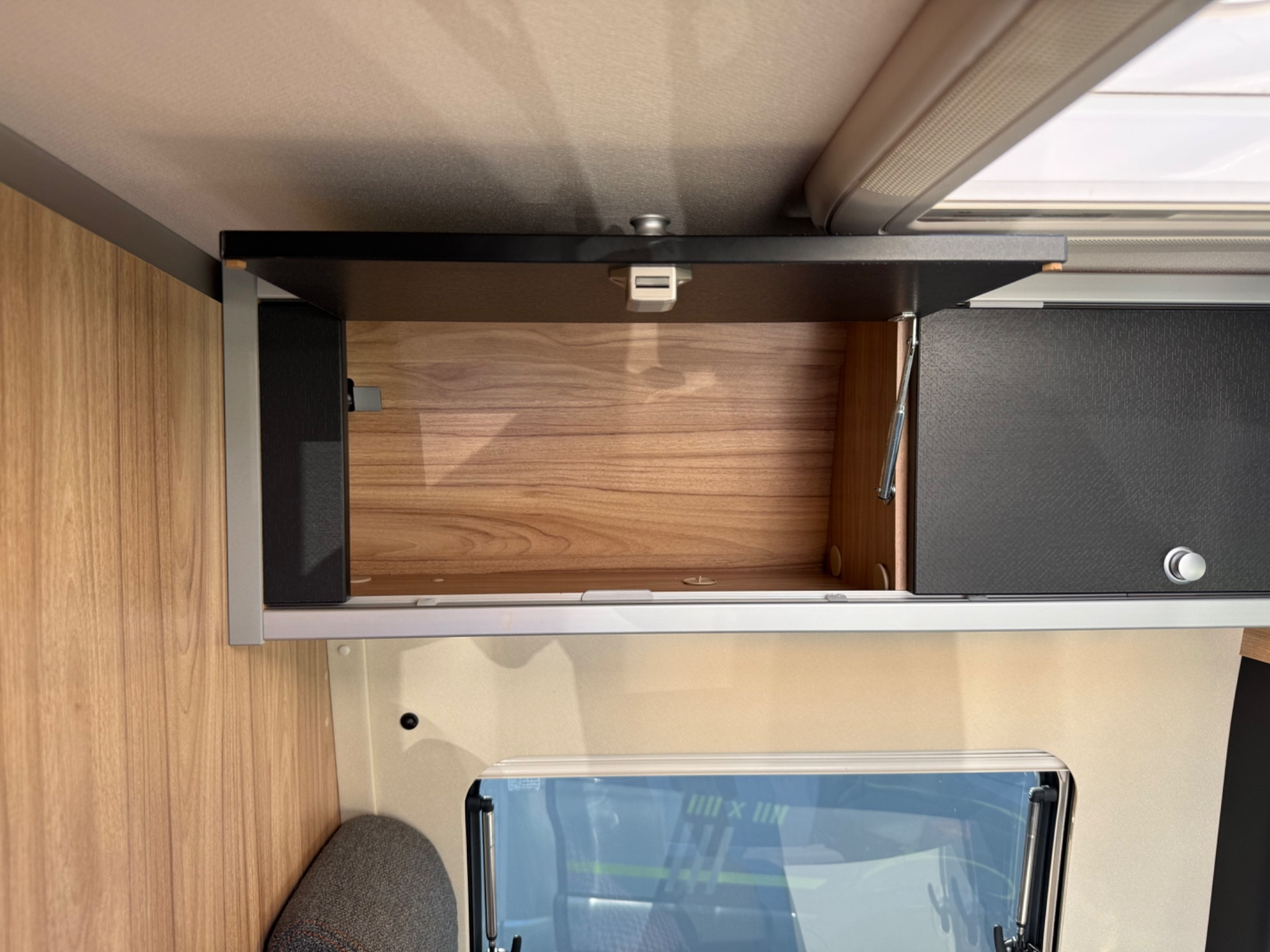 HYMER GRAND CANYON S CROSSOVER 5.93 MERCEDES AUTOM