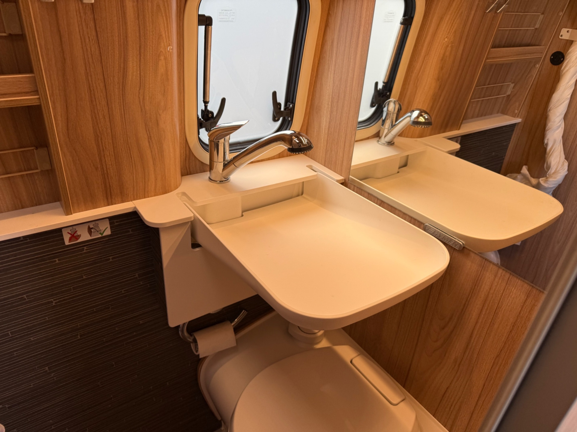 HYMER GRAND CANYON S CROSSOVER 5.93 MERCEDES AUTOM
