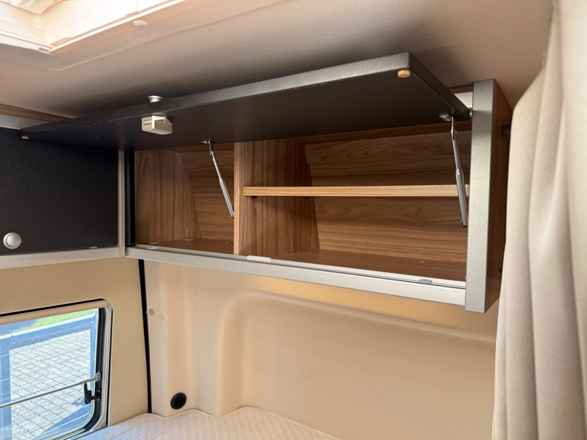 HYMER GRAND CANYON S CROSSOVER 5.93 MERCEDES AUTOM