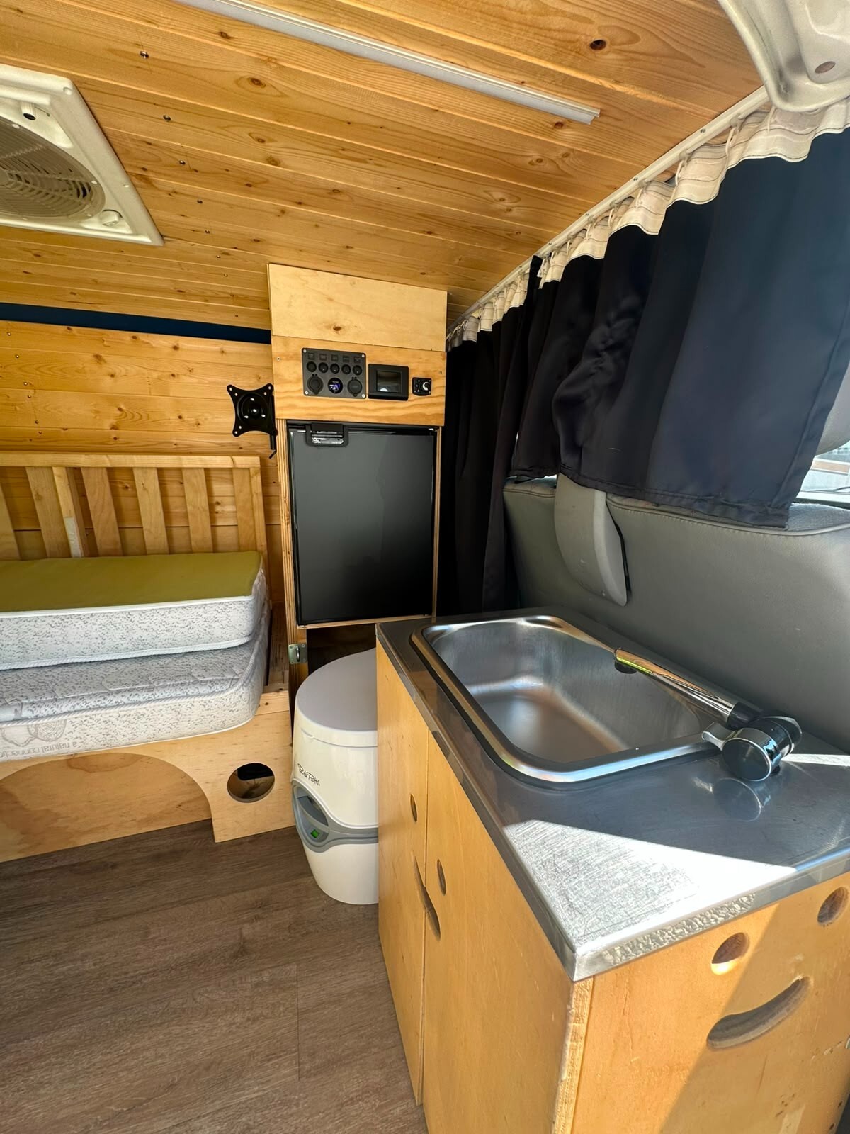 VOLKSWAGEN TRANSPORTER T4