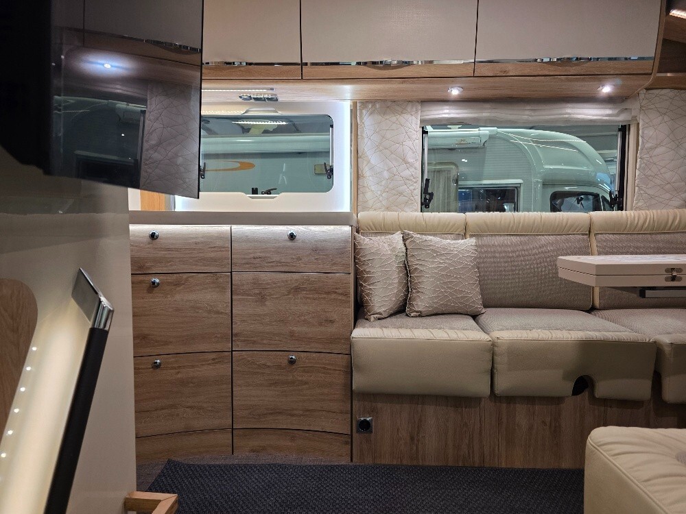 CAMPER EURAMOBIL INTEGRA LINE 695 LF