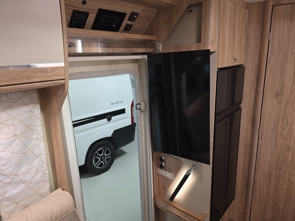 CAMPER EURAMOBIL INTEGRA LINE 695 LF
