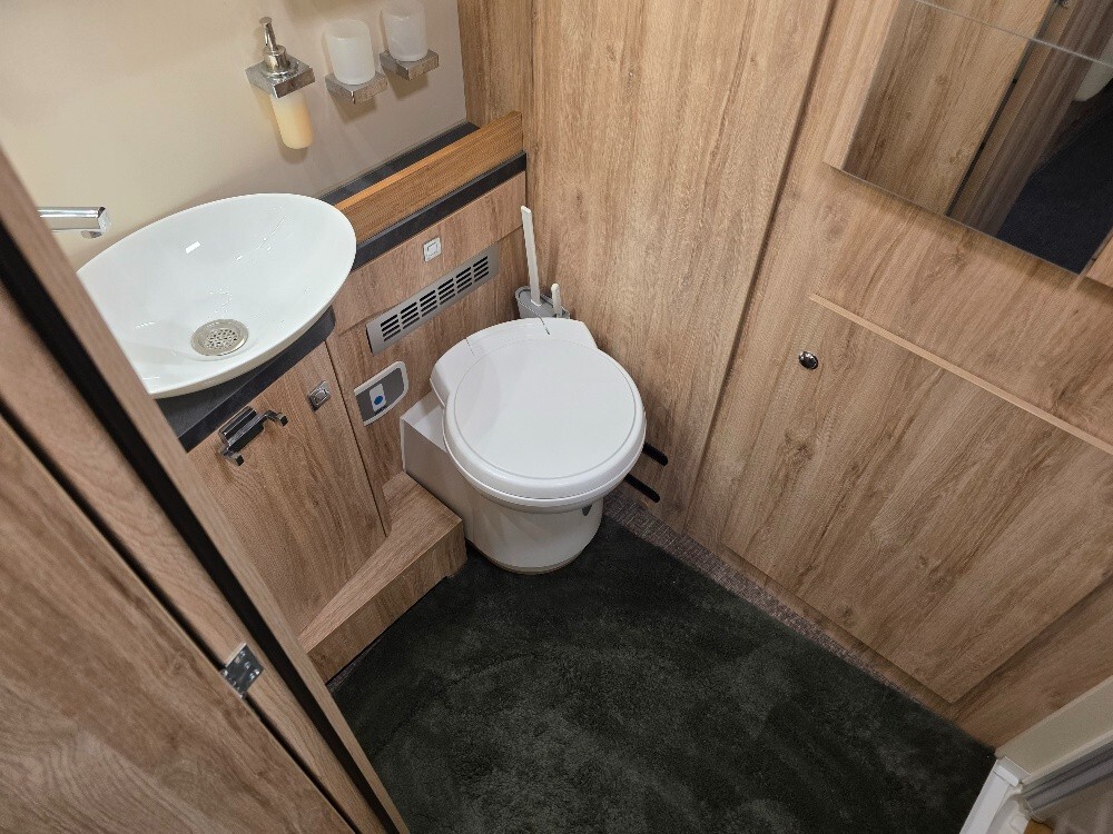CAMPER EURAMOBIL INTEGRA LINE 695 LF