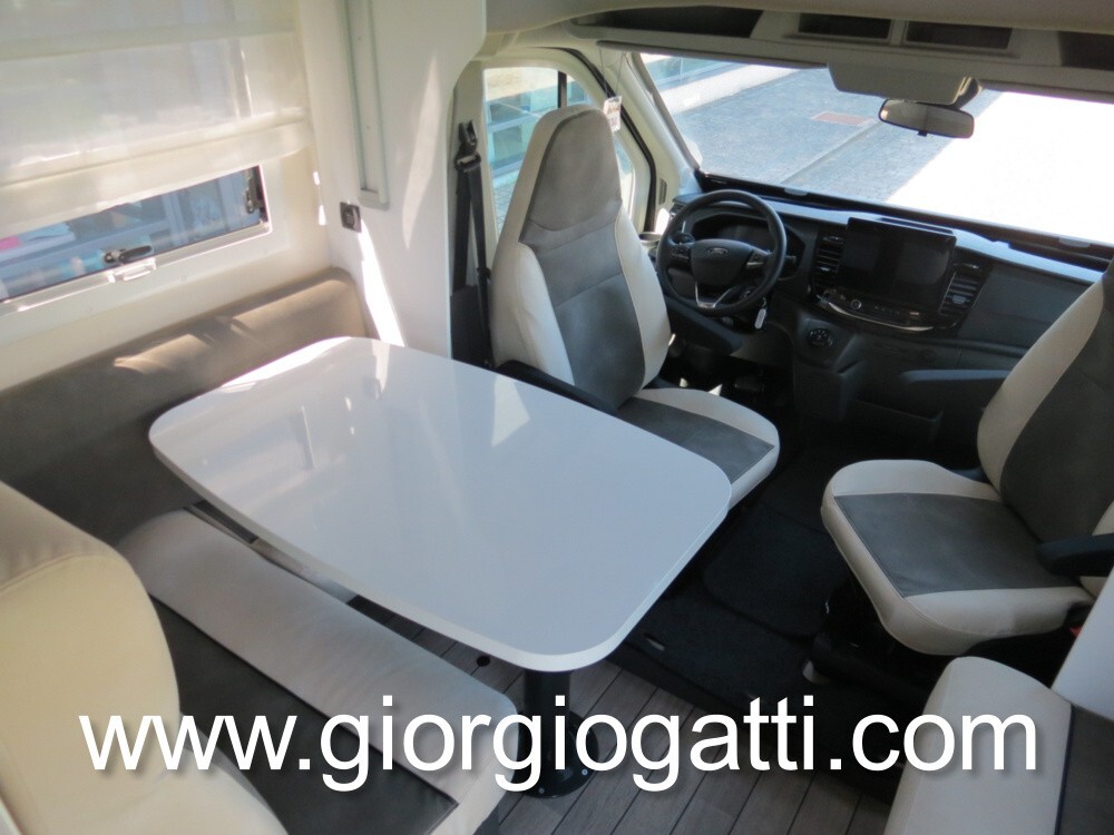 Camper Semintegrale Mclouis MC4 360 con cambio aut