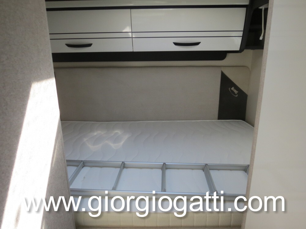 Camper Semintegrale Mclouis MC4 360 con cambio aut