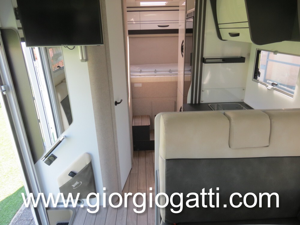 Camper Semintegrale Mclouis MC4 360 con cambio aut