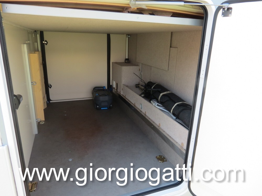 Camper Semintegrale Mclouis MC4 360 con cambio aut
