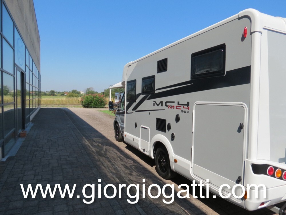Camper Semintegrale Mclouis MC4 360 con cambio aut
