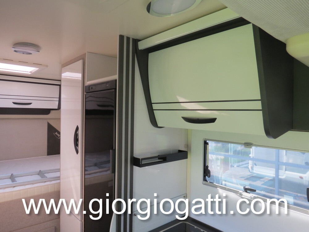 Camper Semintegrale Mclouis MC4 360 con cambio aut