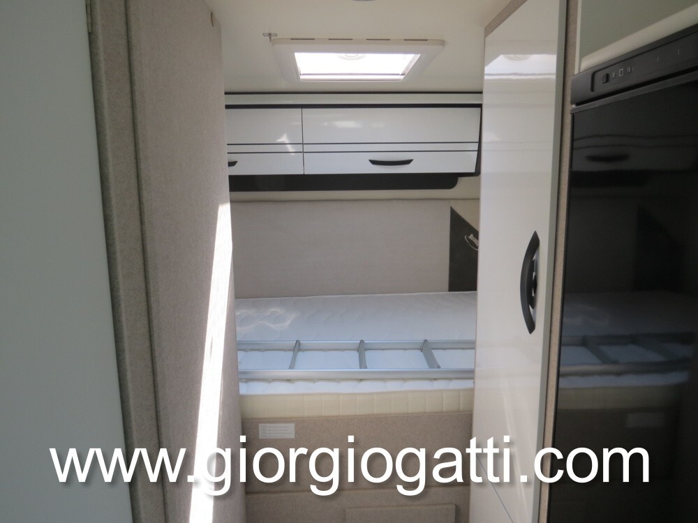Camper Semintegrale Mclouis MC4 360 con cambio aut