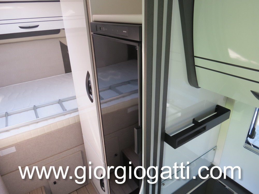 Camper Semintegrale Mclouis MC4 360 con cambio aut