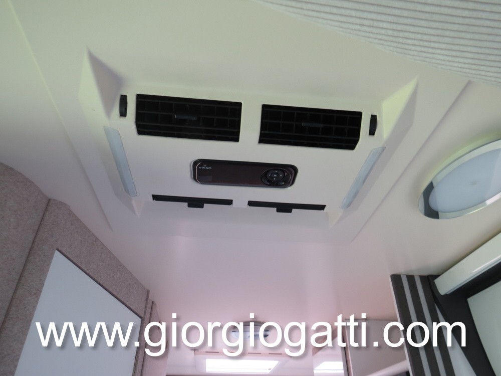 Camper Semintegrale Mclouis MC4 360 con cambio aut