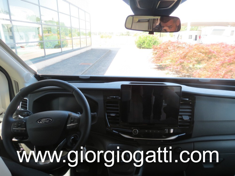 Camper Semintegrale Mclouis MC4 360 con cambio aut