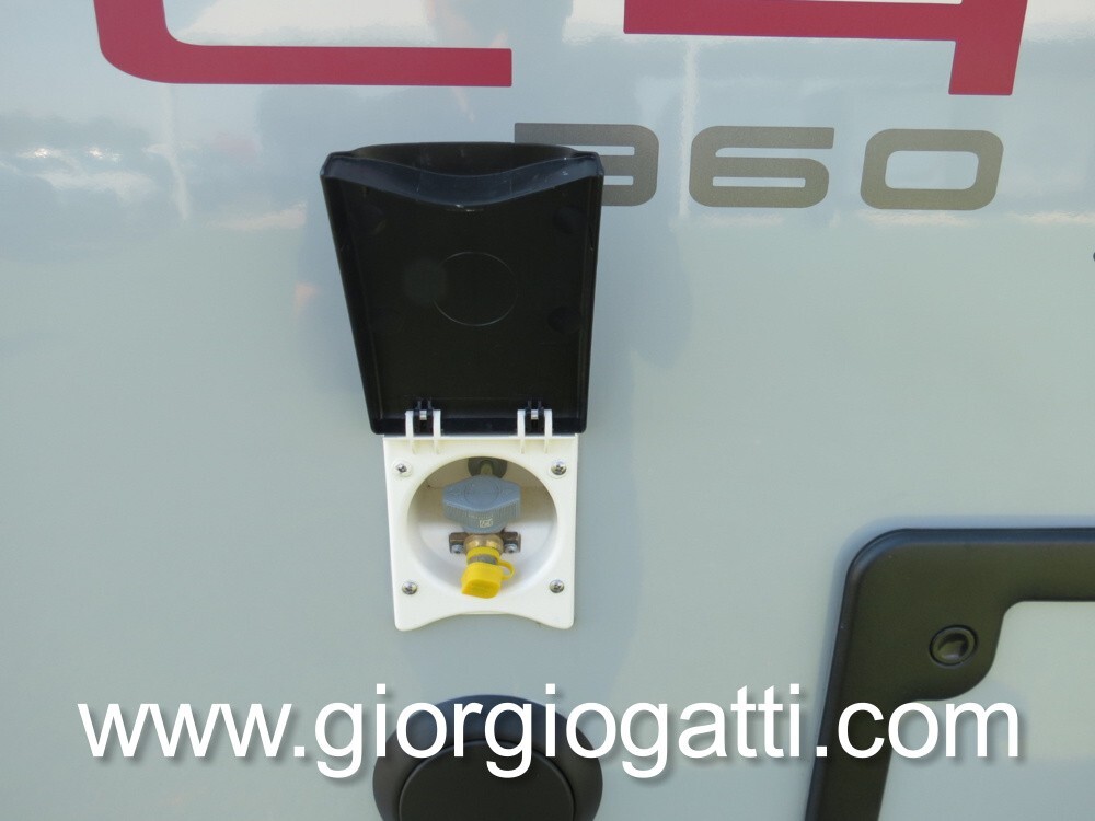 Camper Semintegrale Mclouis MC4 360 con cambio aut